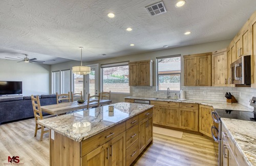 Kanab House | Modern Luxury Home in Kanab, Utah with Hot Tub & Pool! Near Zion National Park, Bryce Canyon, the Grand Canyon, and the Coral Pink Sand Dunes!