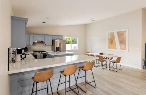 Mesa House | Modern Mesa Retreat – Gym, Arcade & Fire Pit