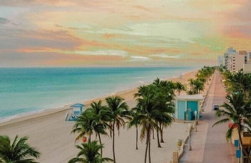 North Beach Apartment | Modern Ocean-side studio, 1BR/1bath, Hollywood, Free Parking + BBQ!