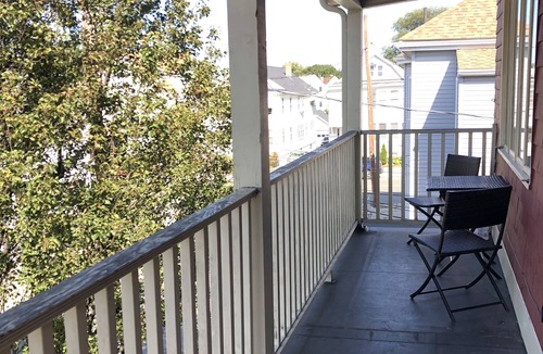 South Medford Apartment | Modern Open Concept 2 bedroom Near Tufts & Davis Square