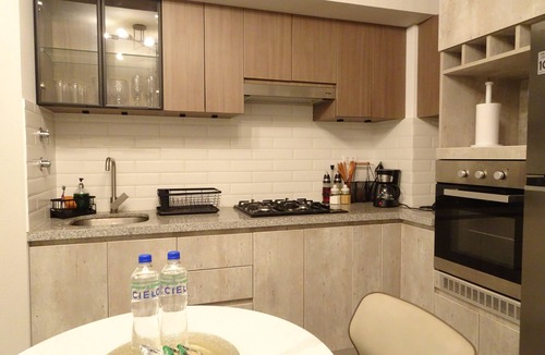 La Victoria Apartment | Modern Park View Apartment - Near San Isidro