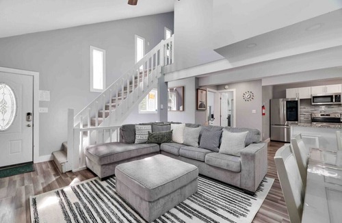 Tobyhanna House | Modern Poconos Central Cozy 5BR Home - Game Room