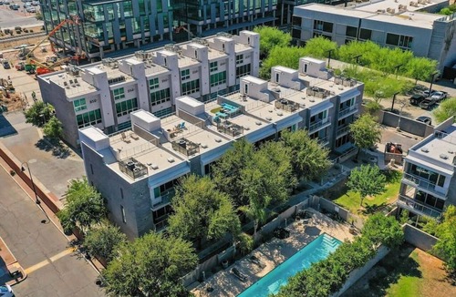 Riverside Apartment | Modern & Prime 2 bedroom apartment with balcony!