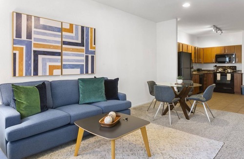 Glendale Sports and Entertainment District House | Modern Retreat in Prime Glendale Location