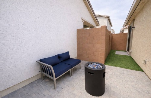 Surprise House | Modern Retreat - Pool - Fire Pit - Near Lake - Surprise Stadium - Near Sports