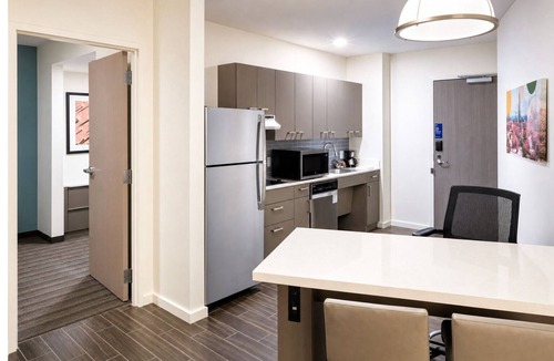 Tempe Hotel | Modern Suite Ideal for ASU Visits & Local Exploring - 4 Units