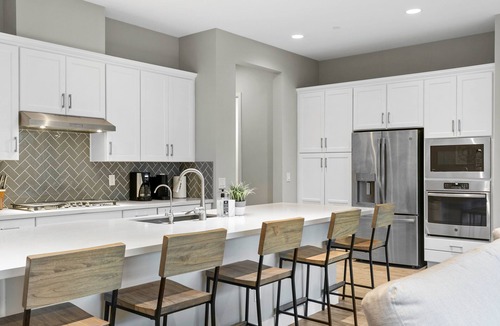 North Scottsdale House | Modern townhome with private patio, grill, rooftop deck, on-site pool & gym