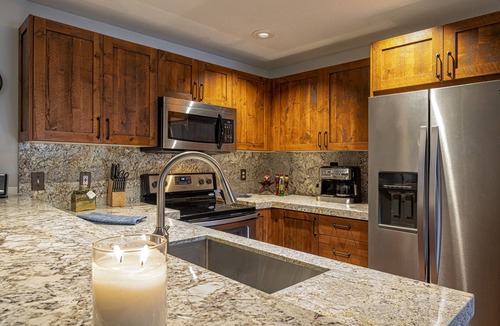 North Park City Condo | Modern - Updated condo 100yds from the Park City Mt. - close to Deer Valley