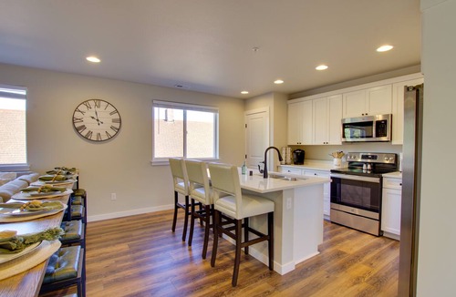 Monroe Apartment | Monroe Apartment Near Evergreen State Fairgrounds!