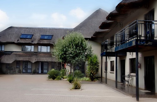 Bloemfontein Cabin | Monte Christo Country Lodge