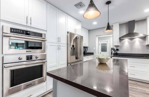 Village Grove House | Monterey Lux | Pool, Sport Courts & Putting Green