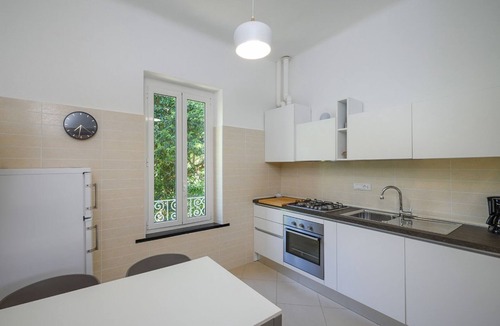 Cinque Terre Apartment | Monterosso is magic, it's sea, it's vacation, to be able to enjoy all this Nettuno was born, the perfect holiday home to discover the beauties of the Cinque TerreThanks to its two double bedrooms and the beautiful terrace with partial sea view you will r