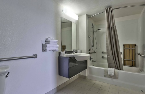 Flagstaff Hotel | Motel 6 Flagstaff, AZ - Butler