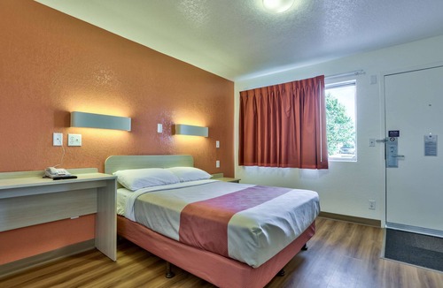 Flagstaff Hotel | Motel 6 Flagstaff, AZ - Butler