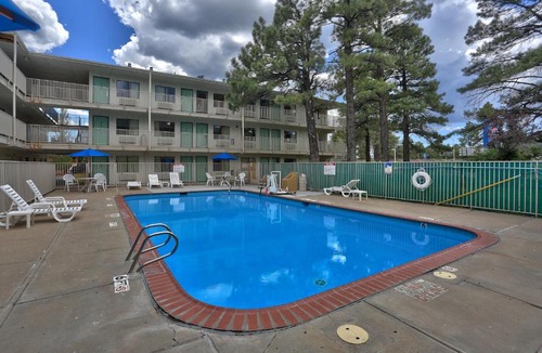 Woodlands Village Hotel | Motel 6-Flagstaff, AZ - West - Woodland Village