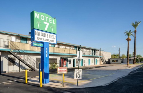 Mesa Hotel | Motel 7 By OYO Near Phoenix Airport