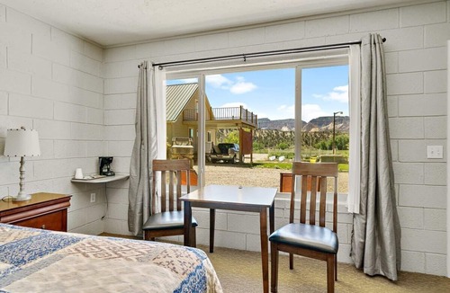 Zion National Park East Entrance Apartment | Mount Carmel Motel near Zion National Park