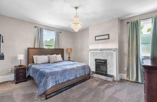 Mount Washington House | Mount Washington Home with Private Deck Sleeps 16