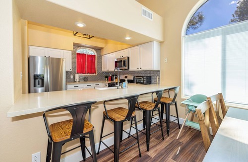 Woodlands Village House | Mountain Jewel | Modern Townhome in the Pines | Great Location | Near Downtown Flagstaff