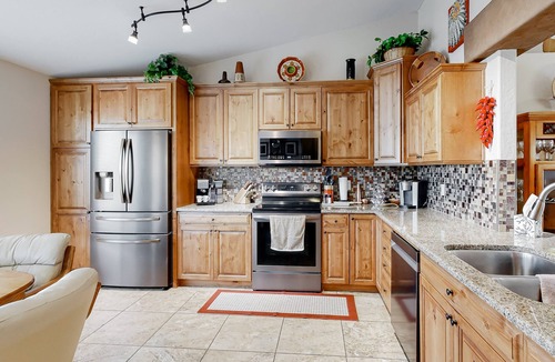 Fountain Hills House | Mountain-view home with pool, furnished patio, washer/dryer & central AC