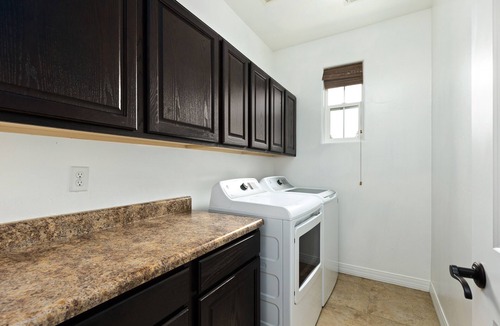 Flagstaff House | Mountain View with Hot Tub/AC nestled in the pines
