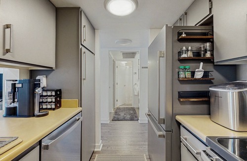 Camelback East Apartment | Mtn-view Balcony: Condo 6 Mi to Dtwn Phoenix