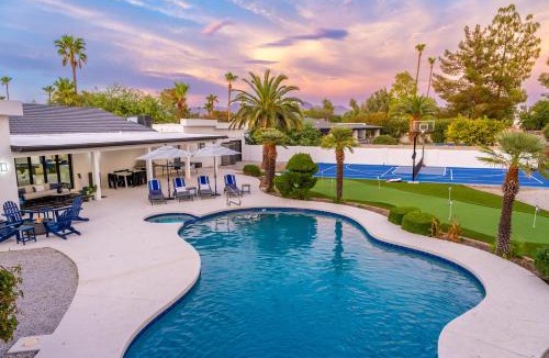 Paradise Valley Village House | Multimillion ResortVillaWaterslidePickleball CourtPuttting greenspagameroom