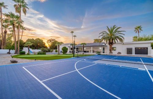 Paradise Valley Village House | Multimillion ResortVillaWaterslidePickleball CourtPuttting greenspagameroom