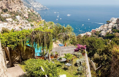 Positano House | My Rental Homes - Casa Dorothea 1 with shared pool, terrace, garden and sea view