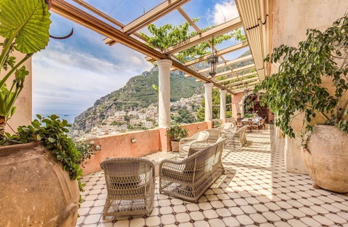 Positano Villa | My Rental Homes - Villa degli Affreschi immersed in a 1000 sq m garden with pool