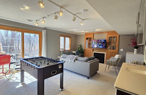 Chanhassen House | Nature's Blissful Haven - King Bed, Outdoor Patio
