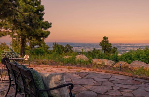 Southwest Colorado Springs House | Neal Ranch! Massive Secluded Lodge w/360 Views