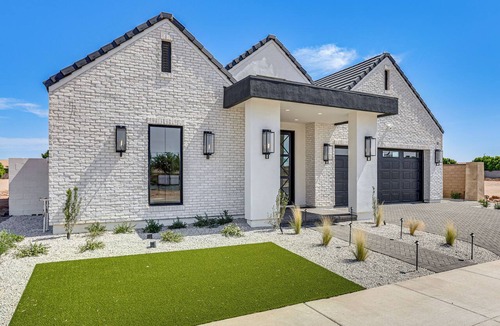 Chandler House | Near Golf - Gem w/Funished Patio in Chandler!