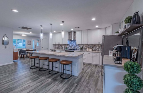 Norma Estates House | Near Trails & Golf, Htd Pool, GOLF CLUBS, TVs All BRs & Patio TV