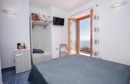 San Lazzaro House | Nel blu dipinto di blu