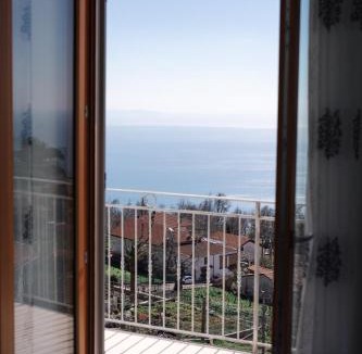 San Lazzaro House | Nel blu dipinto di blu