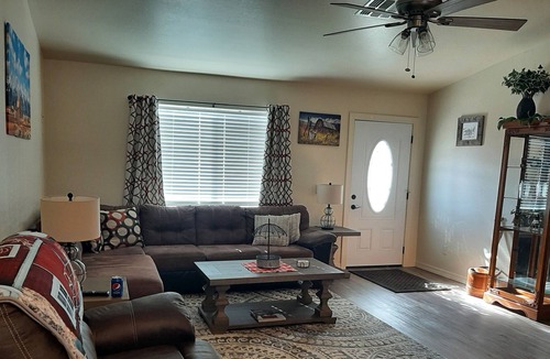 Tonto Basin House | New 3 bedroom house 10 minute from Roosevelt lake.