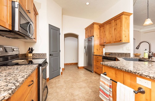 Kanab House | New! Breathtaking views with community amenities