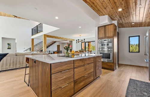 Flagstaff House | NEW Cabin! | Mtn Views! | AC | Hot Tub | Fire Pit