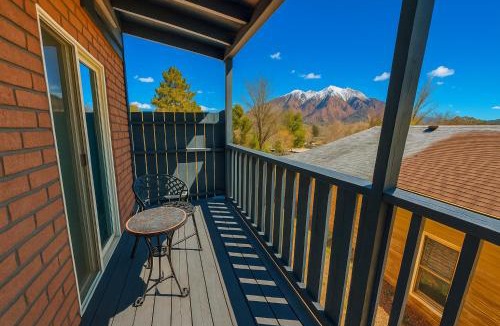 Flagstaff House | NEW! HUGE 5BR Mountain Views Game Room Hot Tub Lawn Games BBQ