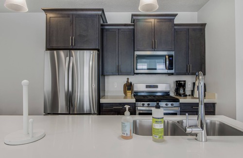 Millcreek House | New Modern Twin Home, Pet Friendly, Close to Airport, Downtown, Resorts and more