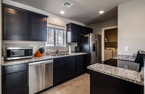 Kingman House | New Pet Friendly Central Unit