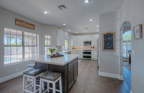 Arabian Views House | NEW -Scottsdale 5bdrm home with Heated Pool - sleeps 12