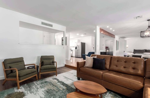 Trail West House | NEW |The Desert Bloomhouse |Heated Pool |Sleeps 12
