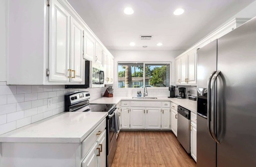 Trail West House | NEW |The Desert Bloomhouse |Heated Pool |Sleeps 12