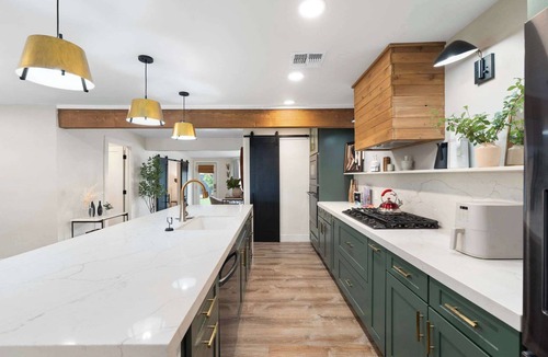 Cox Heights House | NEW|The Palmera|Updated 4BR Retreat w/Pool