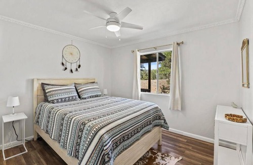 Strawberry House | Newly Remodeled Pet Friendly Strawberry Cabin