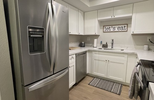 Paradise Park Manor Condo | Newly Renovated 2 Bed/2 Bath Corner Unit