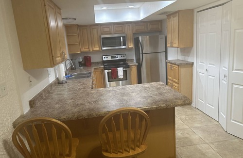 Village Grove House | Newly renovated *Close to Old Town Scottsdale*work area, Wi-Fi, large TV