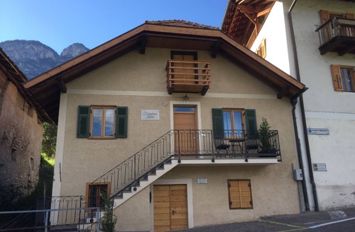Kurtatsch an der Weinstraße House | Newly renovated idyllic HOUSE for exclusive use in the south of South Tyrol